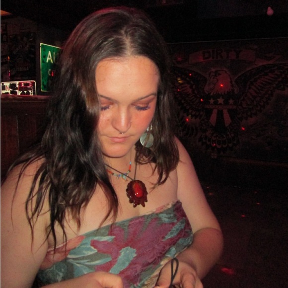 Meet your Posher, Asya - Picture 1 of 1